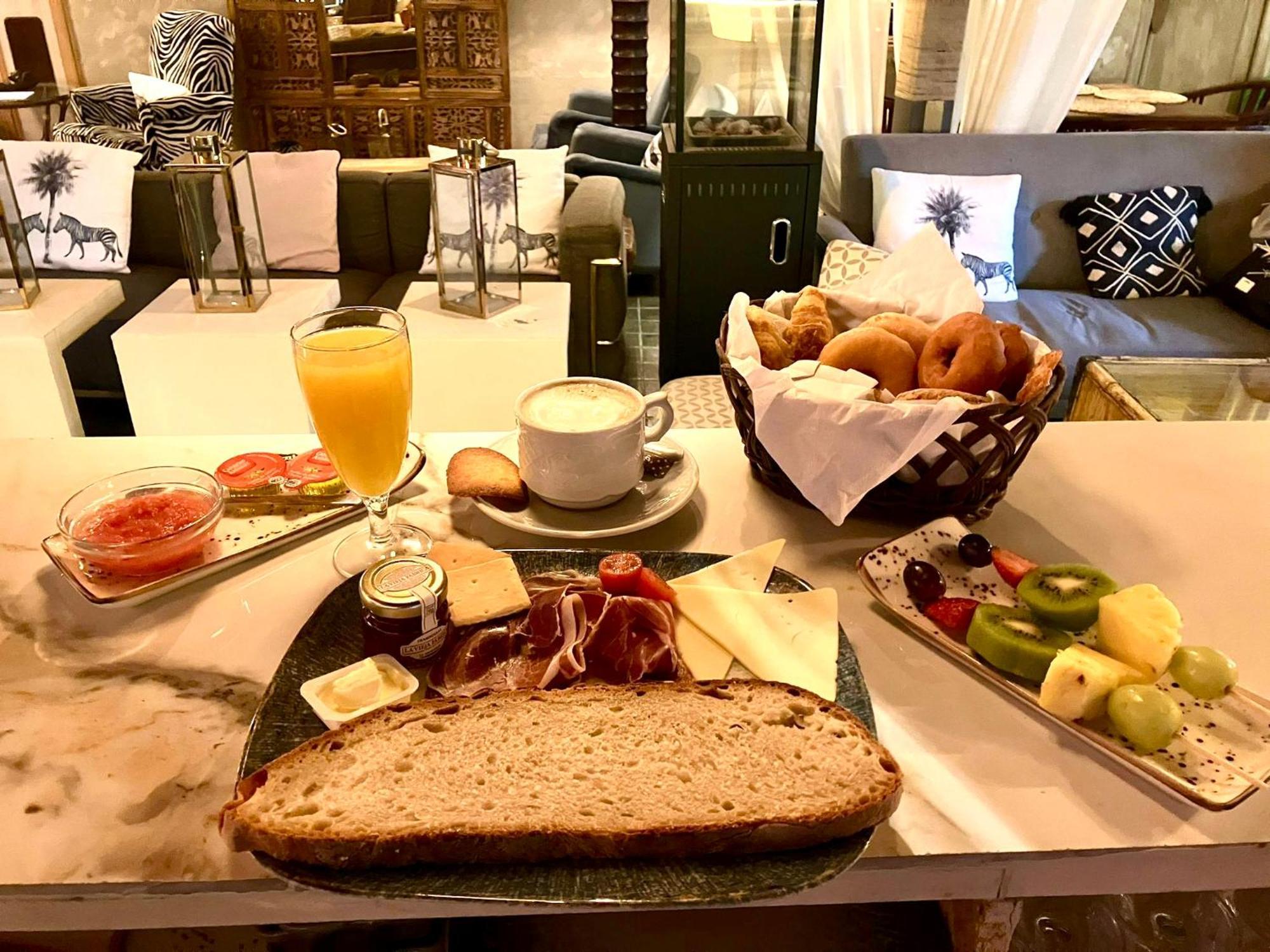 Hotel Life Gran Via Design Мадрид Екстериор снимка